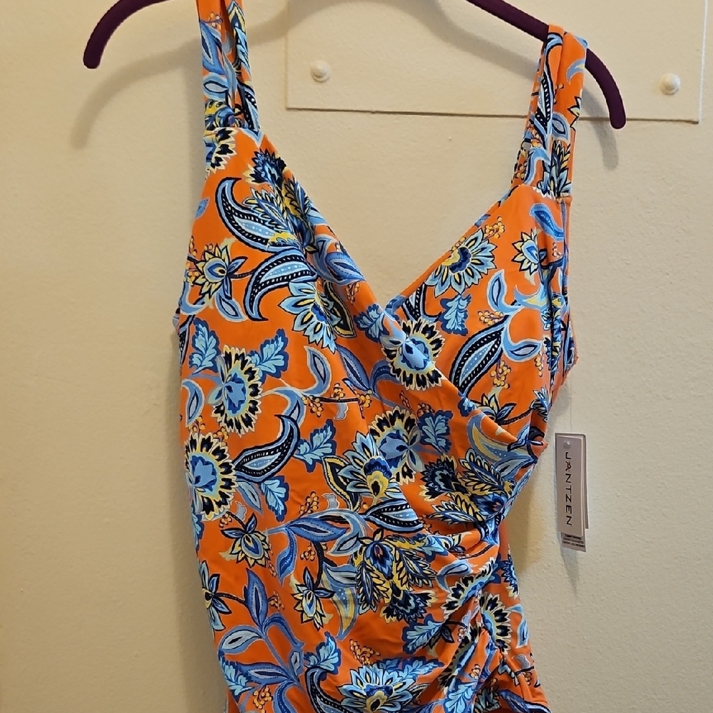 Jantzen Women's Floral Orange and Blue Top